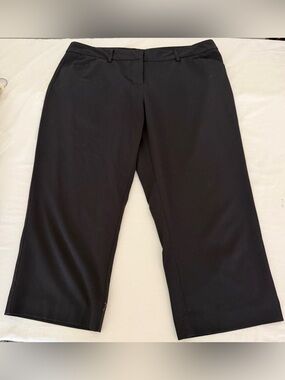 Daisy Fuentes Black Capris